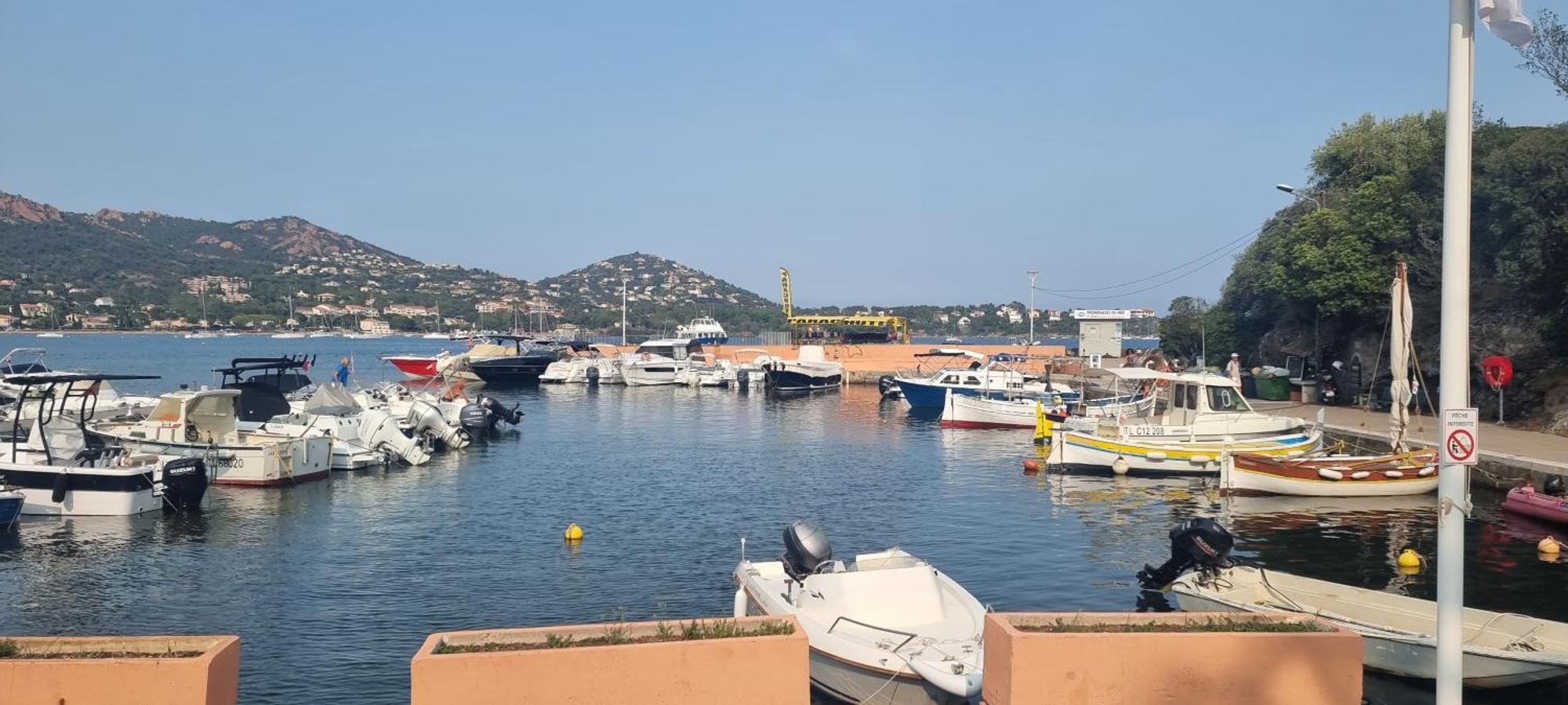 Agay Cap Esterel Le Hameau F2 Clim Plein Sud Dernier Etage Magnifique Vue Mer Saint-Raphael  Ngoại thất bức ảnh