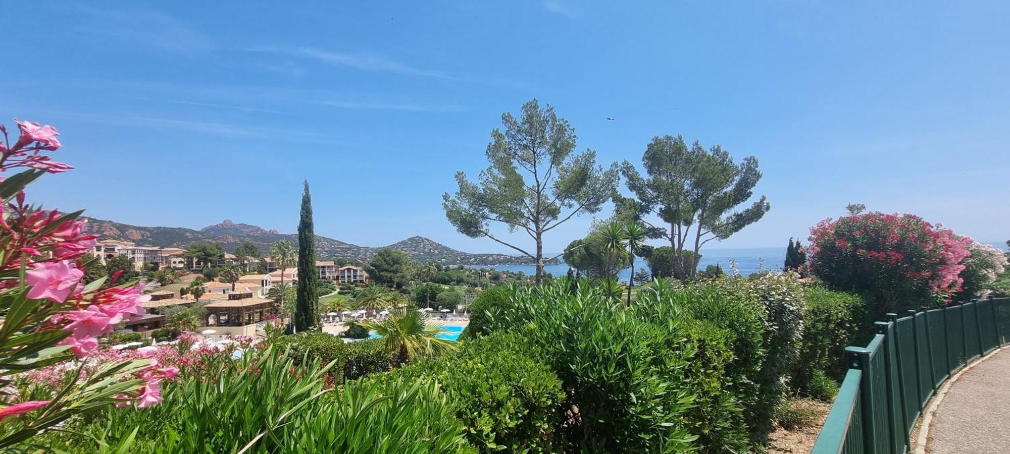 Agay Cap Esterel Le Hameau F2 Clim Plein Sud Dernier Etage Magnifique Vue Mer Saint-Raphael  Ngoại thất bức ảnh